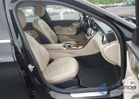 2016 Mercedes-Benz C 300 4Matic/Luxury 4Matic/Sport 4Matic z USA, uszkodzony, nr VIN WDDWF4KBXGR132354